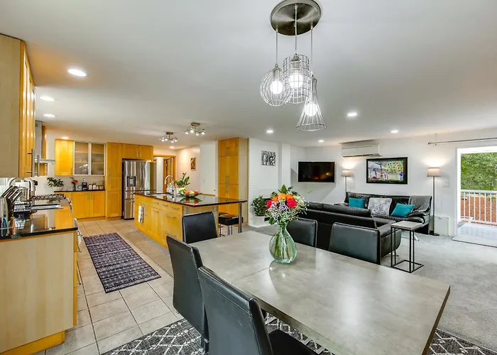 Redmond Retreat W/ Fenced Yard & Ev Charger